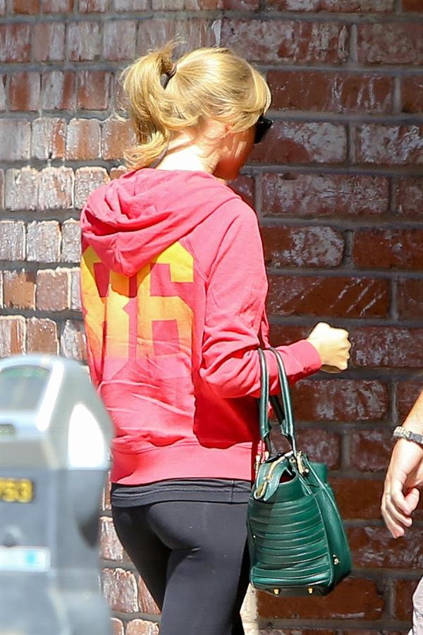 Taylor Swift in Burbank on September 28, 2013