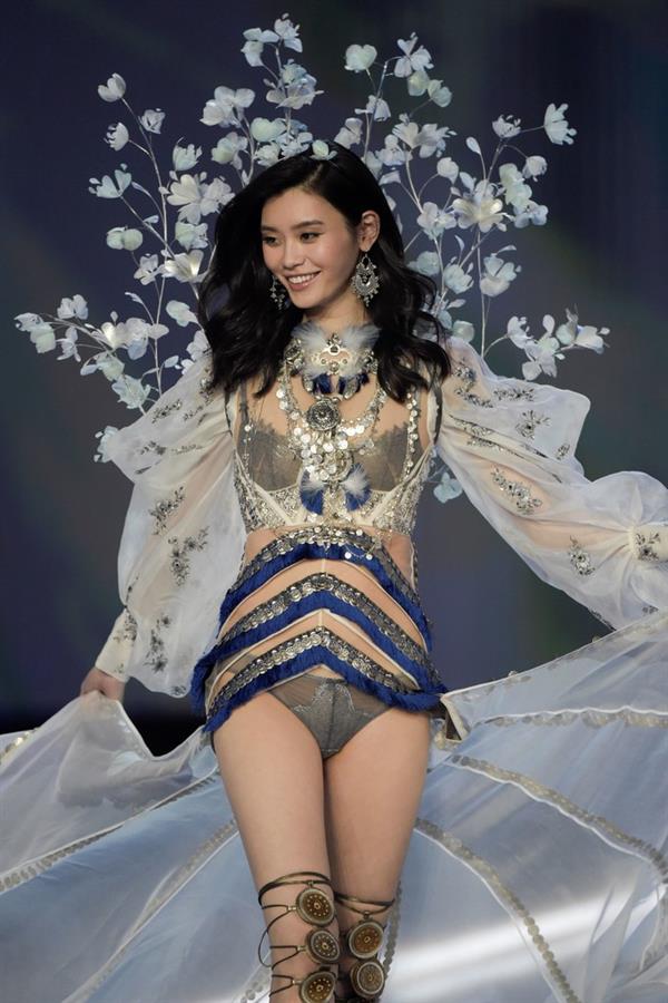 Ming Xi