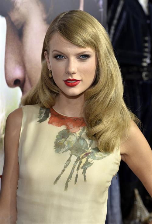 Taylor Swift -  Romeo & Juliet  LA Premiere 9/24/13  