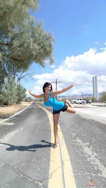 Denise Milani Snapshots - 01_Kelso