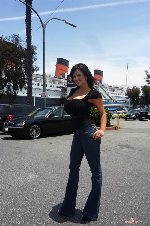 Denise Milani Snapshots - Aquarium