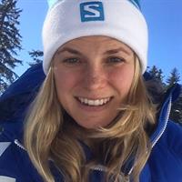 Jessie Diggins taking a selfie