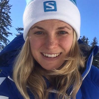 Jessie Diggins taking a selfie