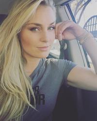 Lindsey Vonn taking a selfie