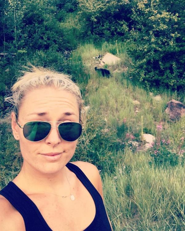 Lindsey Vonn taking a selfie