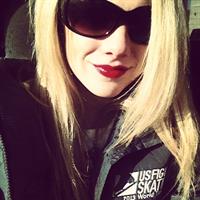 Alexa Knierim taking a selfie