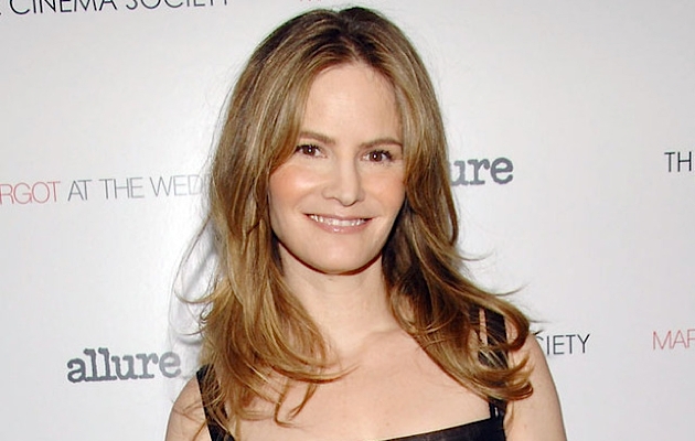 Jennifer Jason Leigh