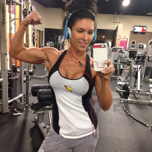 Amanda Latona Kuclo taking a selfie