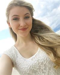 Lexie Grace Carlson taking a selfie