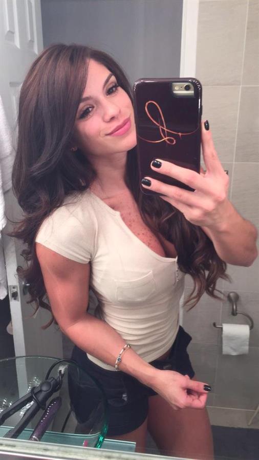 Michelle Lewin taking a selfie