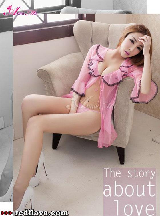 Fang Qi Yuan in lingerie