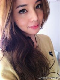 Tia Li taking a selfie