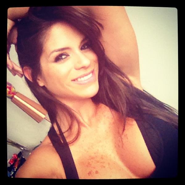 Michelle Lewin taking a selfie