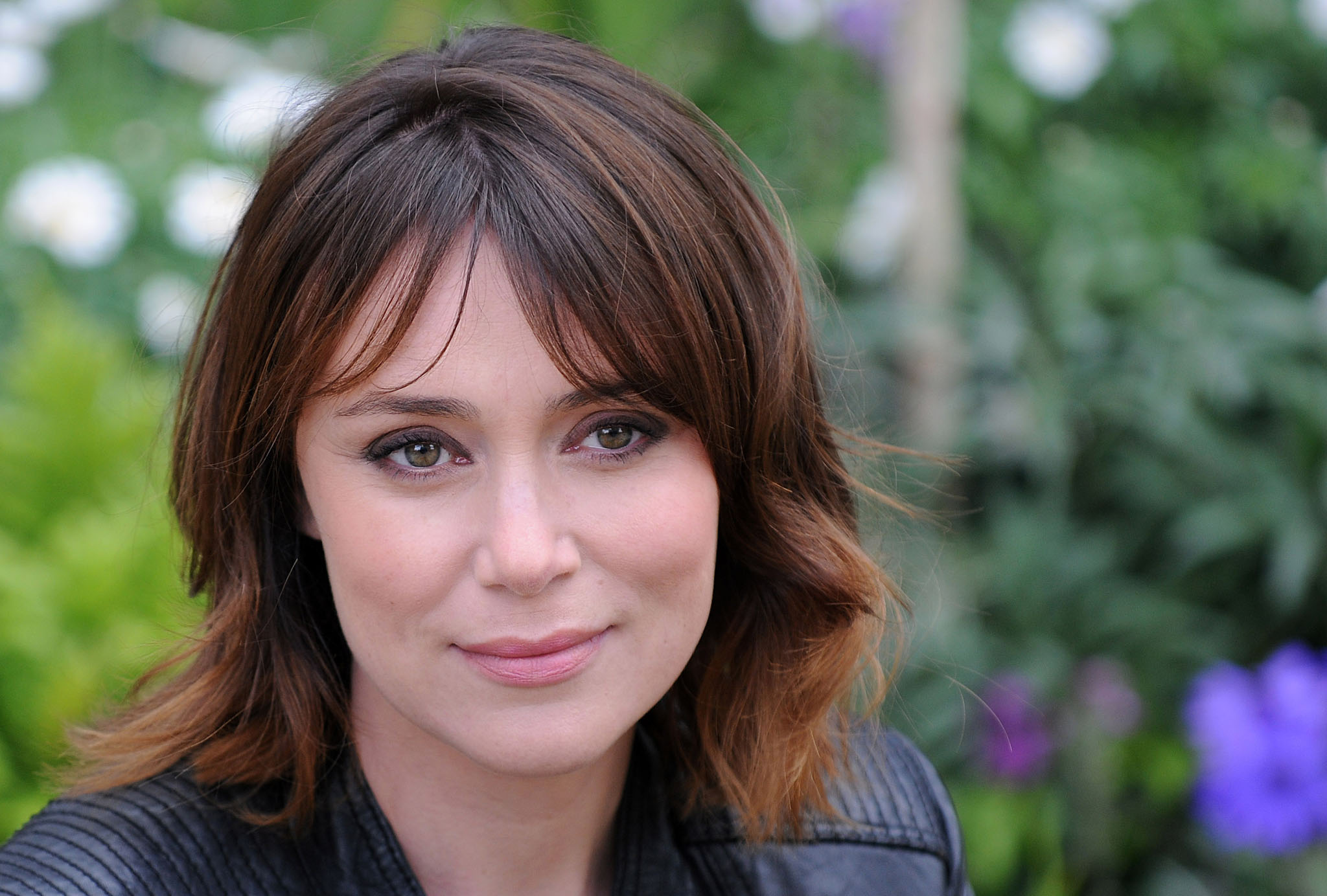 Keeley Hawes Pictures in an Infinite Scroll - 48 Pictures