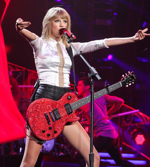 Taylor Swift  Red  Tour - Concert at the Staples Center in Los Angeles - August 19, 2013 