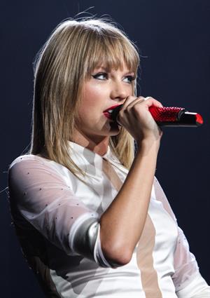 Taylor Swift  Red  Tour - Concert at the Staples Center in Los Angeles - August 19, 2013 