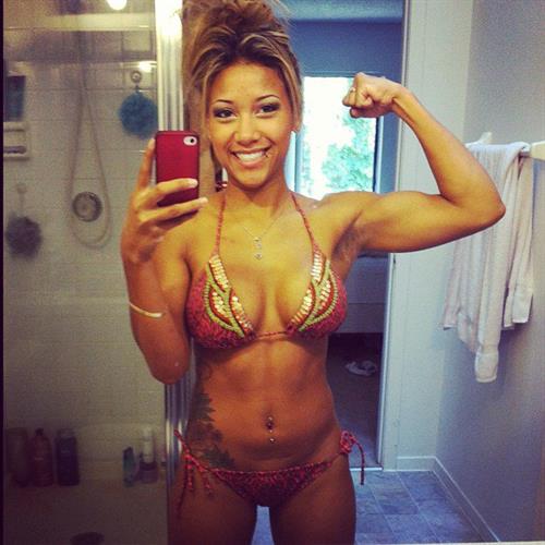 Nissan Nohea in a bikini taking a selfie