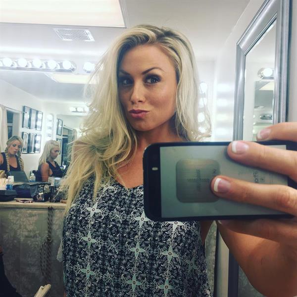 Dianna Dahlgren taking a selfie