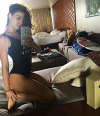 Isis Valverde taking a selfie