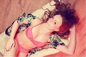 Heidi Robinson in lingerie