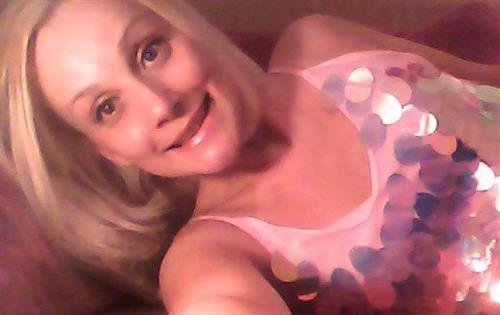 Heidi Robinson taking a selfie