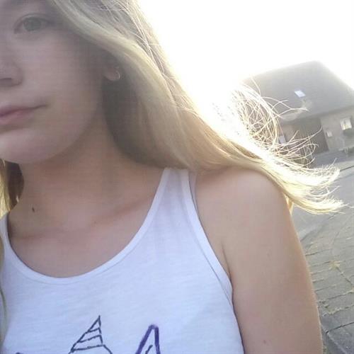 blonde teen - german blonde babe