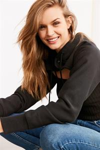 Josephine Skriver Pictures Josephine Skriver