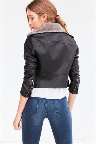 Josephine Skriver - ass