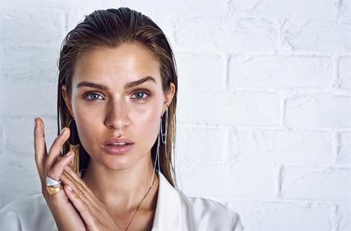 Josephine Skriver
