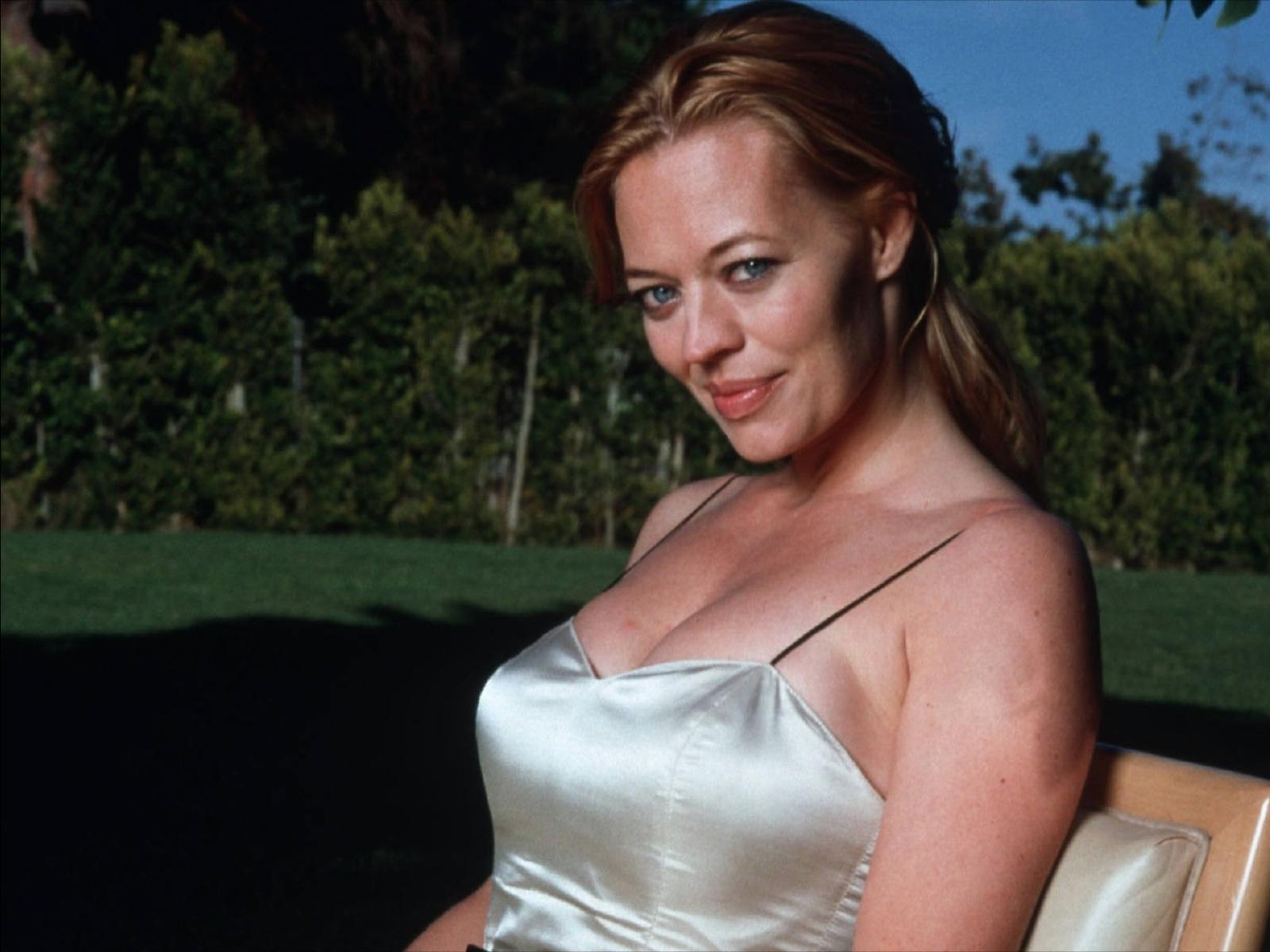 Jeri Ryan Pictures 