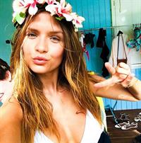 Josephine Skriver taking a selfie