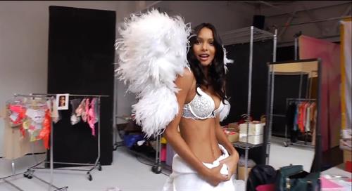 Lais Ribeiro in lingerie