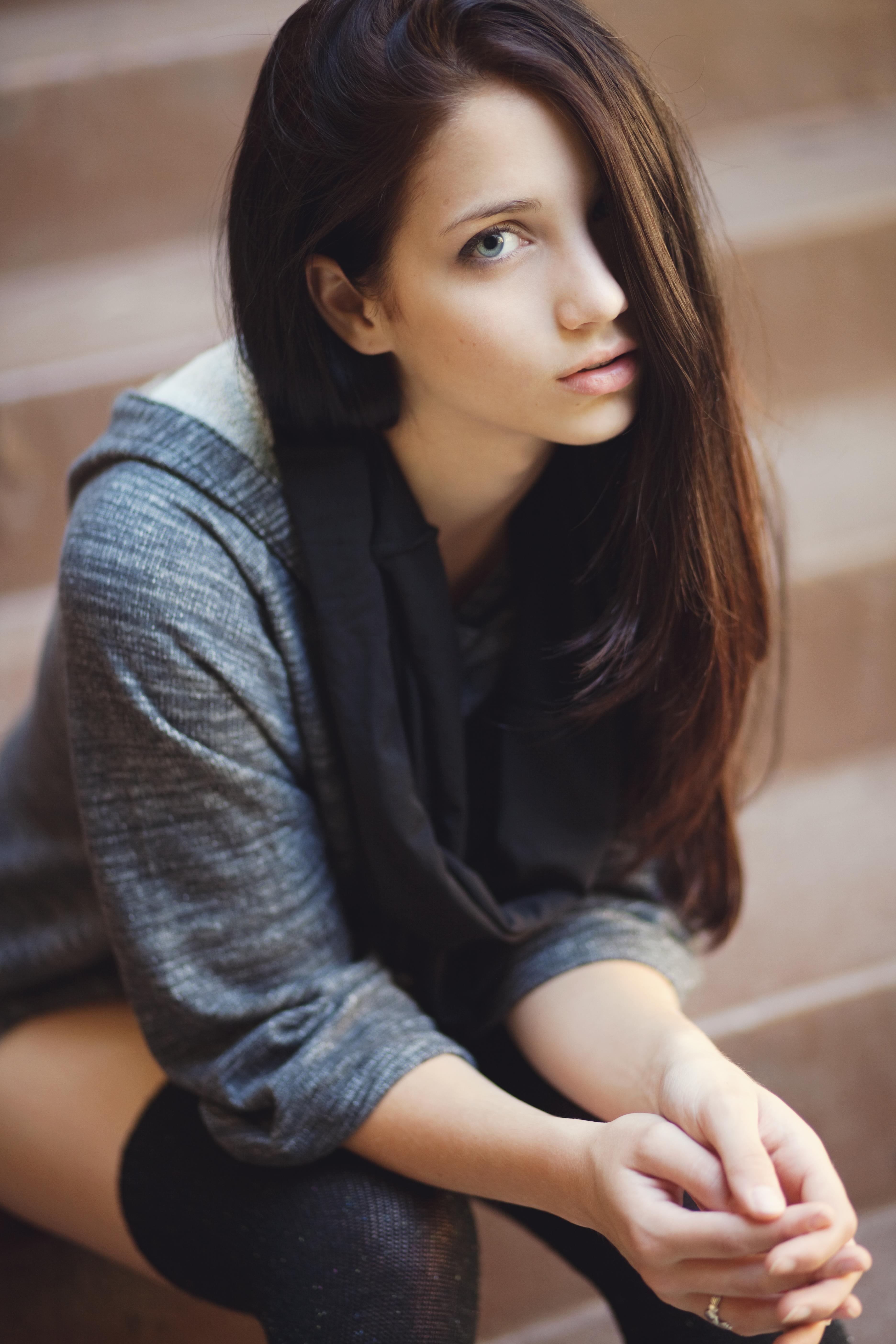 Emily Rudd Pictures 225 Images
