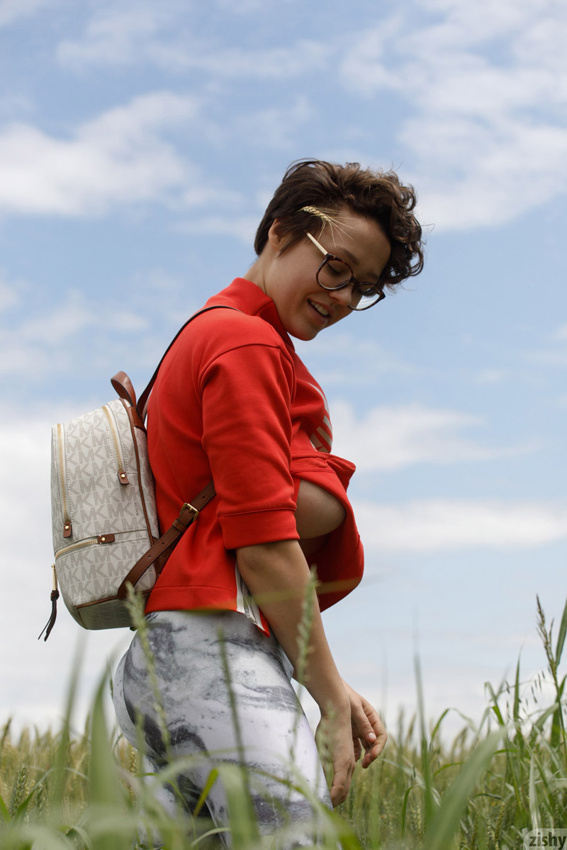 Sabrina Nichole in Leggings