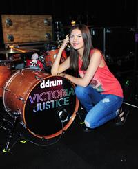 Victoria Justice Rehearsal for tour with Big Time Rush in Burbank - June 18, 2013 