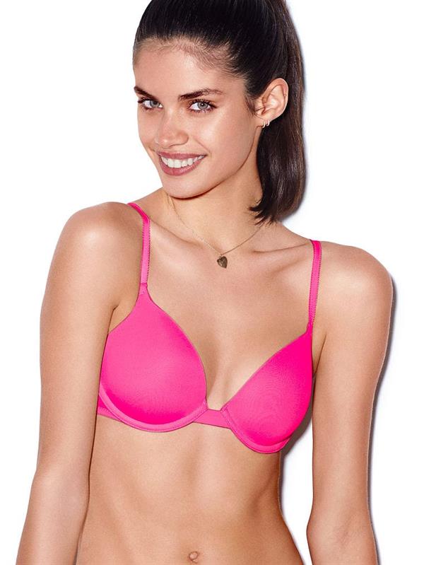 Sara Sampaio in lingerie