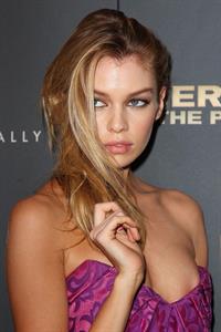 Stella Maxwell