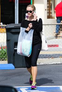 Reese Witherspoon Shopping in Brentwood (May 23, 2013) 