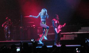 Rihanna performs 'Diamonds World Tour' in Antwerpen (June 5, 2013) 