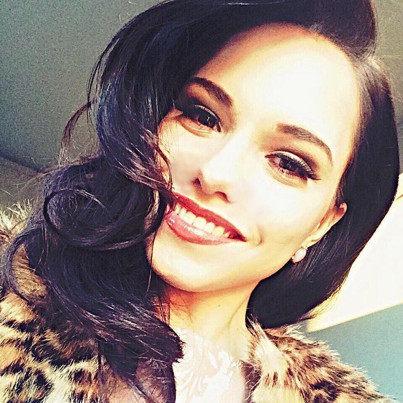 Sara Gavranič taking a selfie