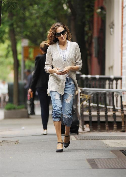 Sarah Jessica Parker Takes her children to school in New York City (May 23, 2013) 
