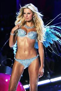 Karolina Kurkova in lingerie