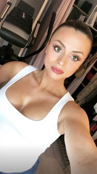 Lucile taking a selfie