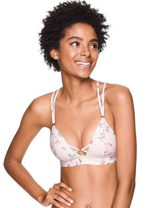 Alécia Morais in lingerie