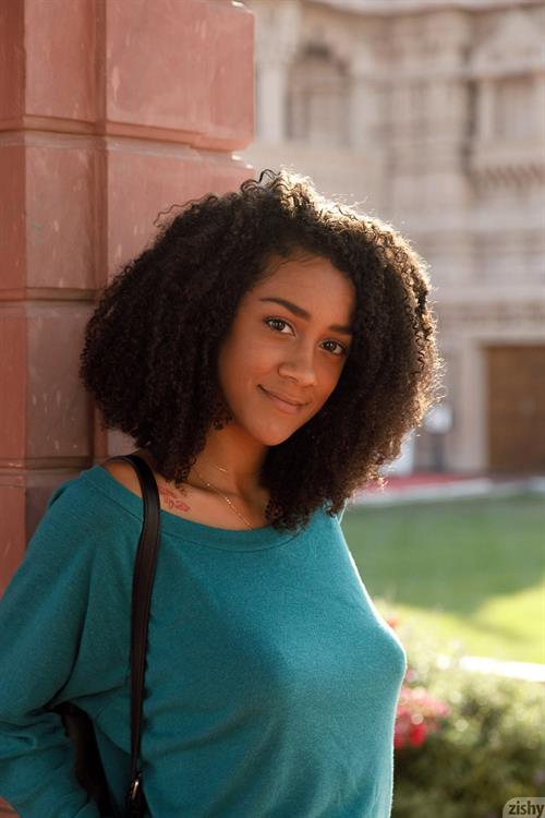 Georgia in Pink Jeans