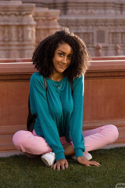 Georgia in Pink Jeans