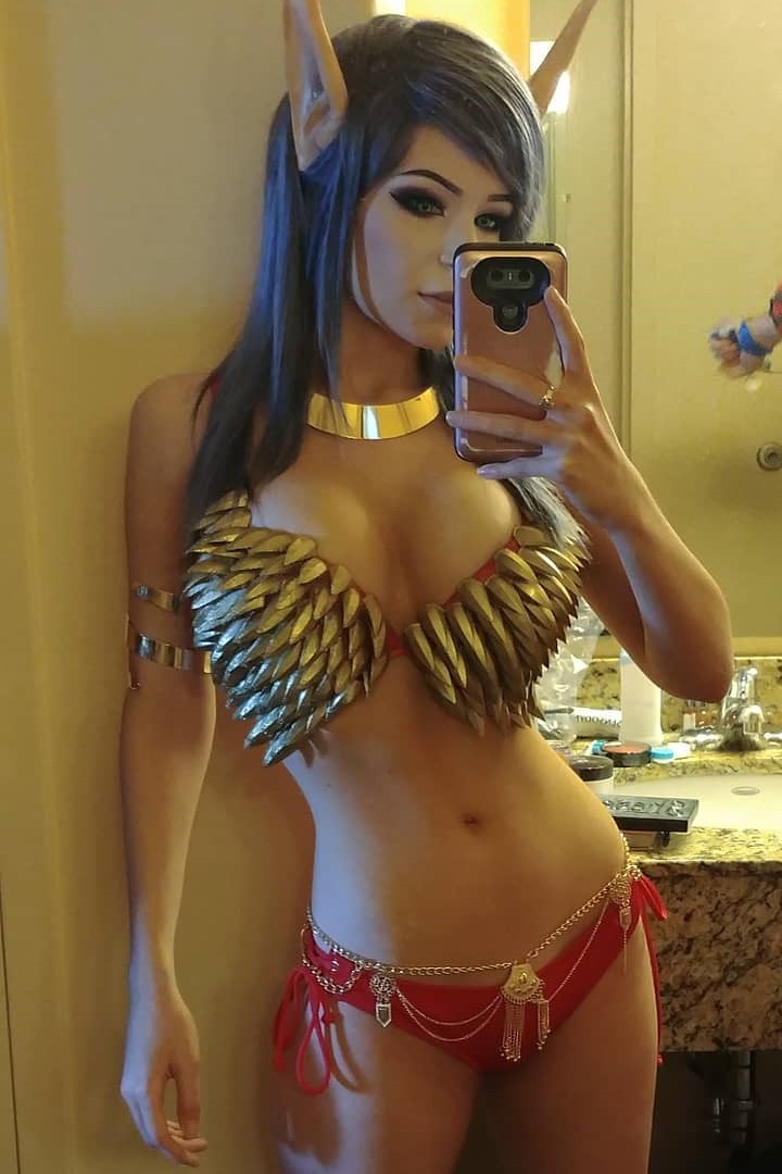 Danielle Beaulieu in a bikini taking a selfie