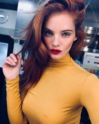 Alexina Graham taking a selfie