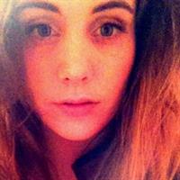 Victoria Lee taking a selfie