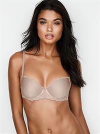 Daniela Braga in lingerie